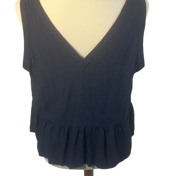 LOFT Women's Large Petite Peplum Top Navy Blue V-Neck Sleeveless Blouse Rayon - Picture 3 of 5